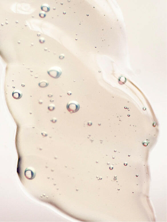 Ultra‑Light Hydration Gel with Hyaluronic Acid for Dewy, Melanin‑Rich Skin.